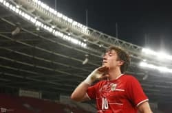 Ole Romeny merayakan gol kedua Indonesia ke gawang Oman (foto - Asdy Sesotya)